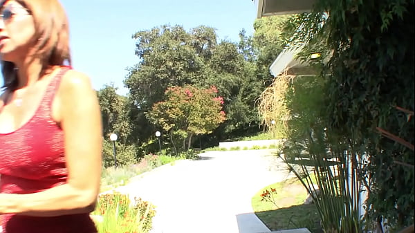 COUGAR MATURE IS SO HORNY BITCH!!