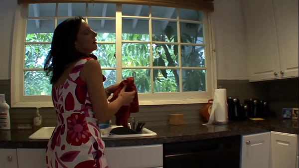 HAIRY MATURE MILF COUGAR VS. GIRL LESBIAN SEX