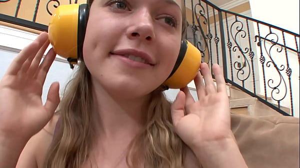 PETITE CUTE LESBIANS – FIRST TIME LOVERS XXX